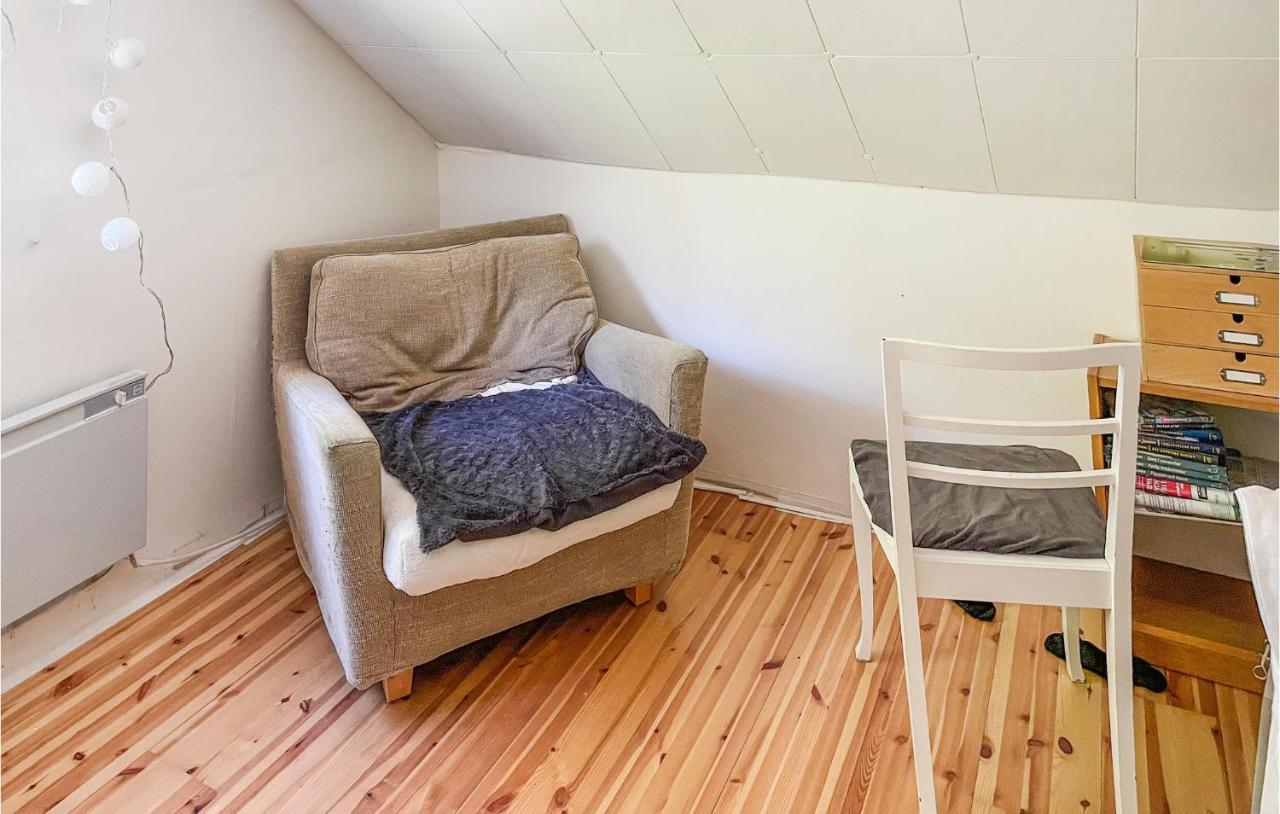 Cozy Home In Oerebro With Wifi ภายนอก รูปภาพ