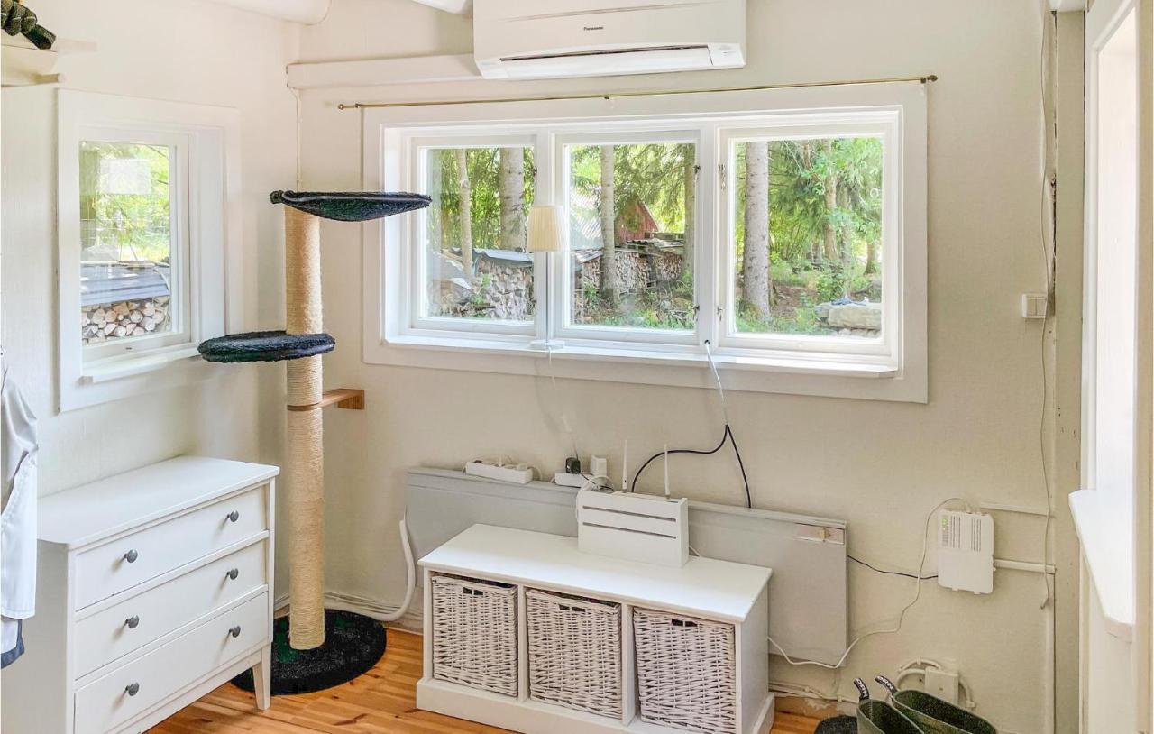 Cozy Home In Oerebro With Wifi ภายนอก รูปภาพ