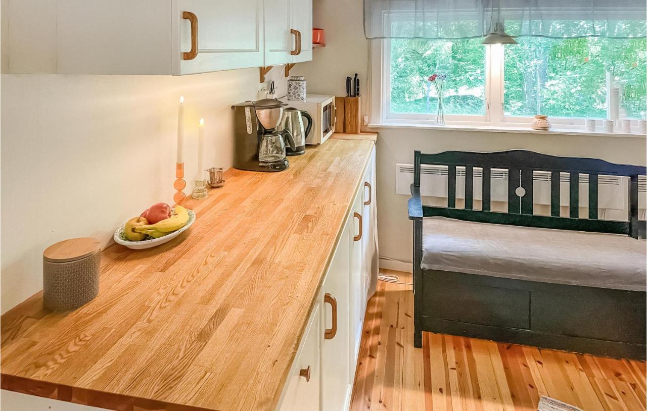 Cozy Home In Oerebro With Wifi ภายนอก รูปภาพ