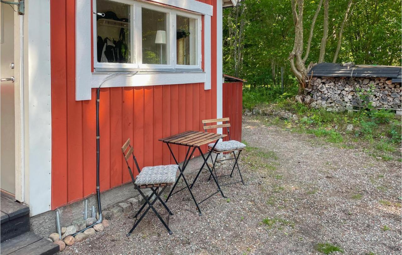 Cozy Home In Oerebro With Wifi ภายนอก รูปภาพ