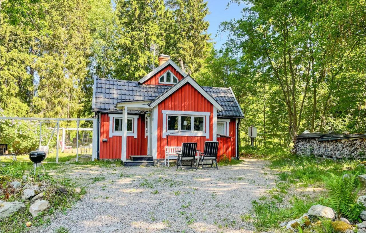 Cozy Home In Oerebro With Wifi ภายนอก รูปภาพ