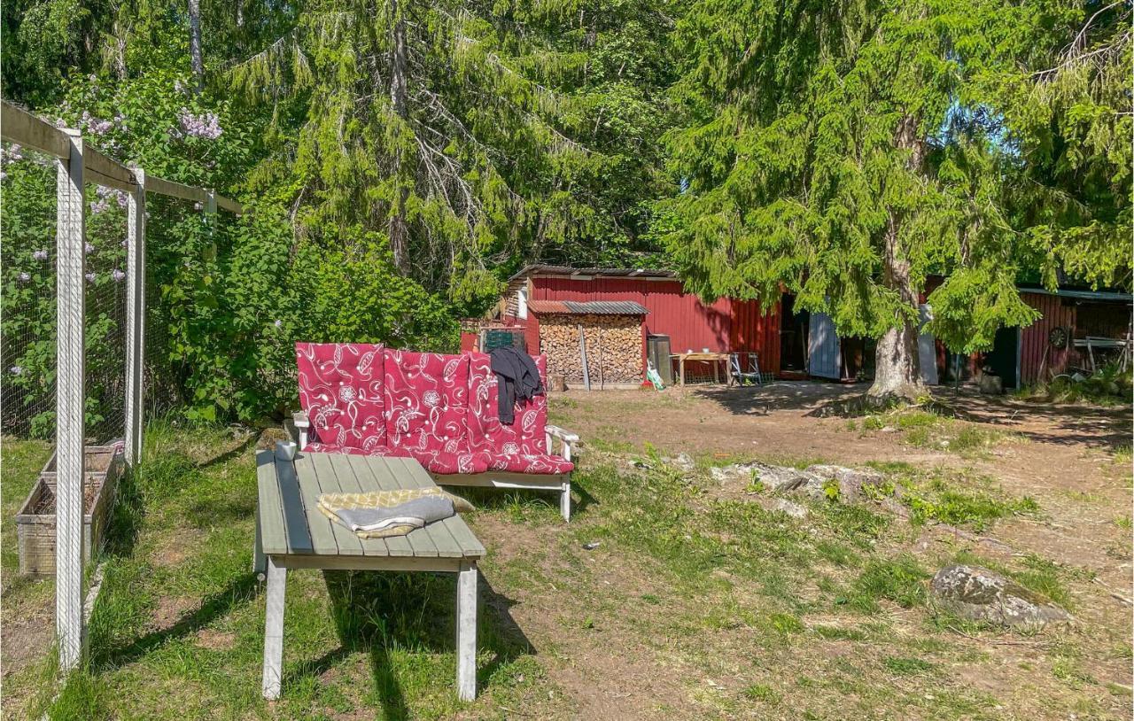 Cozy Home In Oerebro With Wifi ภายนอก รูปภาพ