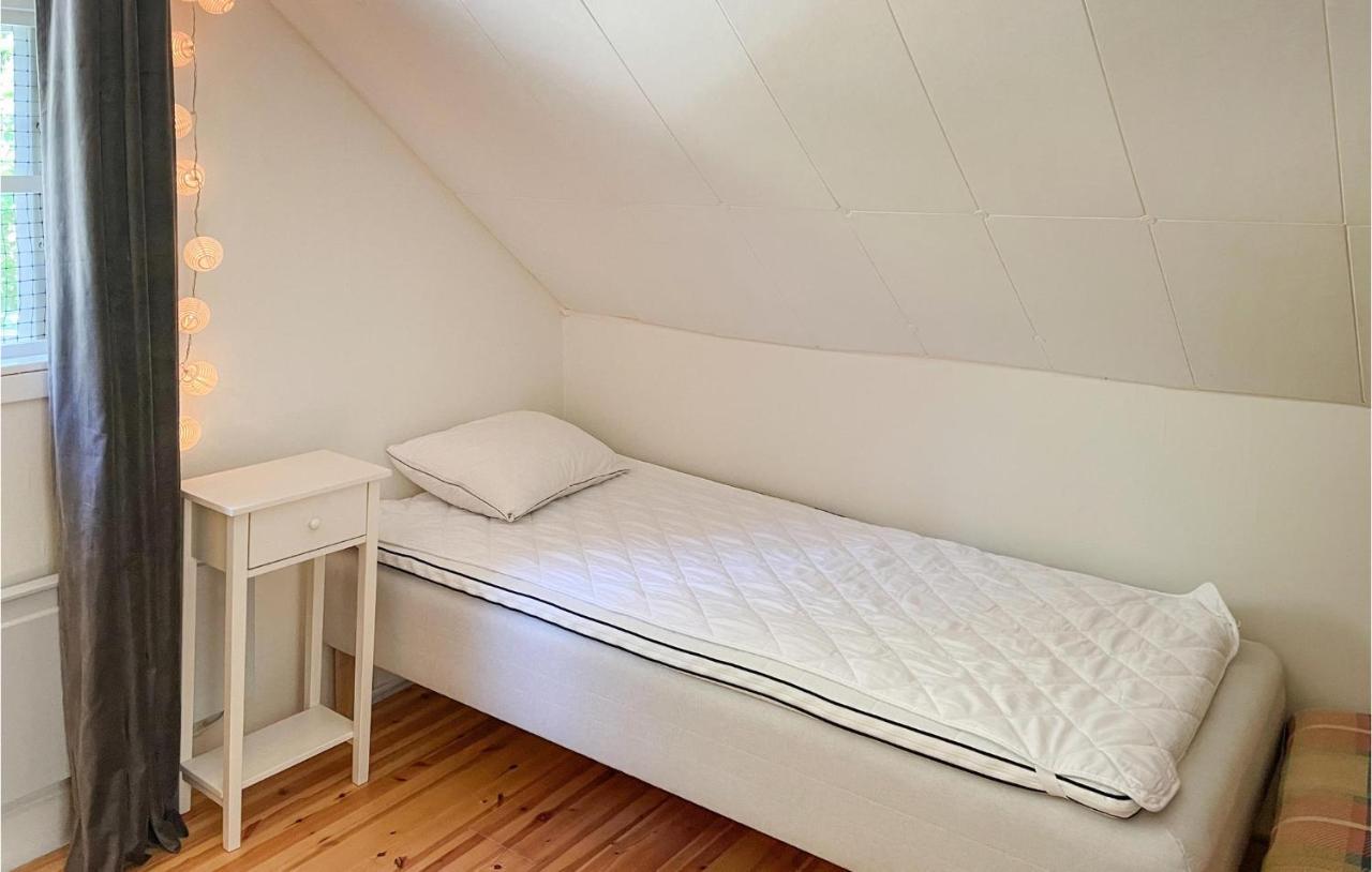 Cozy Home In Oerebro With Wifi ภายนอก รูปภาพ